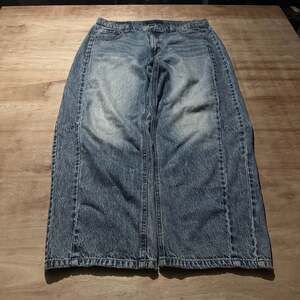 Aéropostale Medium Wash Barrel Jeans
